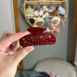 Emi Jay Sweetheart Clip in Bordeaux Cherry Pie